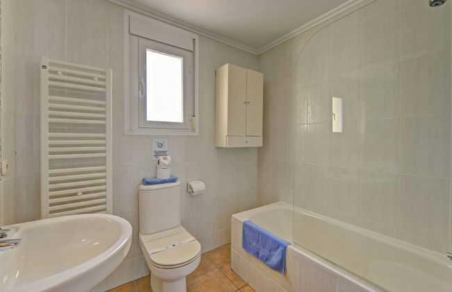 Casa de 4 quartos em Calp com piscina e terraço - Foto 20