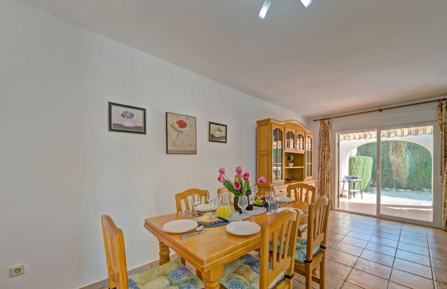 Casa de 4 quartos em Calp com piscina e terraço - Foto 9