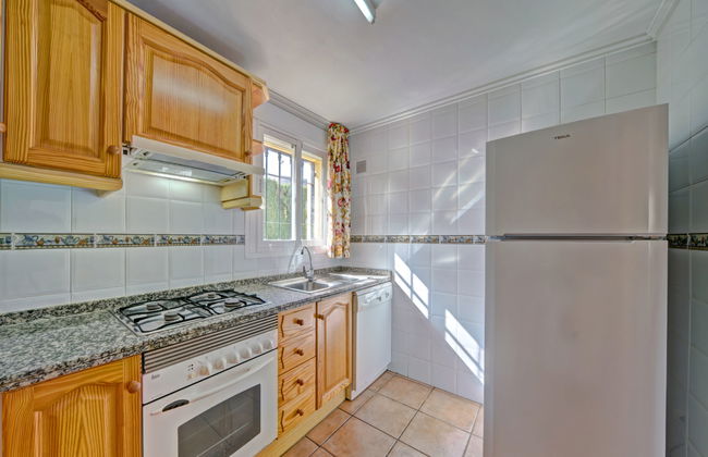 Casa de 4 quartos em Calp com piscina e terraço - Foto 8