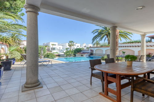 Foto 37 - Casa de 4 quartos em Castelló d'Empúries com piscina privada e jardim