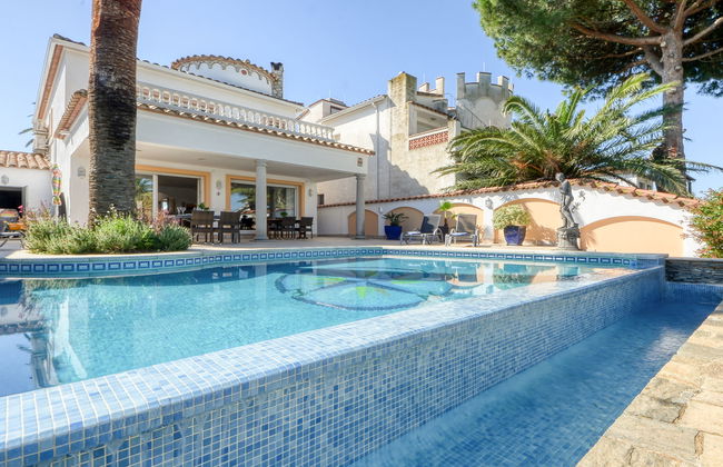 Casa de 5 quartos em Castelló d'Empúries com piscina privada e jardim - Foto 49