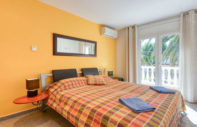 Casa de 5 quartos em Castelló d'Empúries com piscina privada e jardim - Foto 28