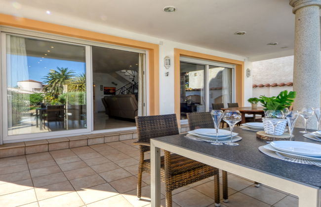 Casa de 5 quartos em Castelló d'Empúries com piscina privada e jardim - Foto 32