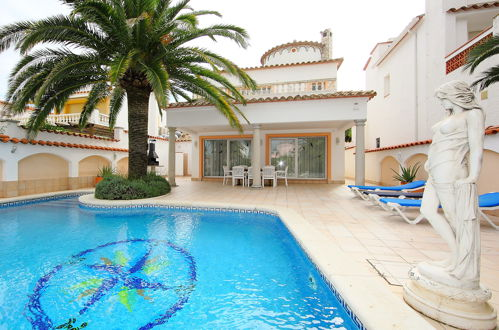 Foto 23 - Casa con 4 camere da letto a Castelló d'Empúries con piscina privata e vista mare