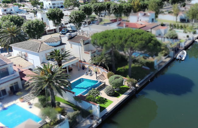 Casa de 5 quartos em Castelló d'Empúries com piscina privada e jardim - Foto 40