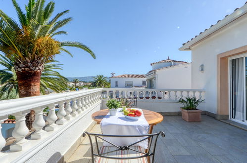 Photo 24 - Maison de 4 chambres à Castelló d'Empúries avec piscine privée et jardin