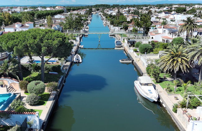 Casa de 5 quartos em Castelló d'Empúries com piscina privada e jardim - Foto 39