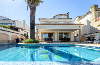 Photo 1 - Maison de 4 chambres à Castelló d'Empúries avec piscine privée et jardin