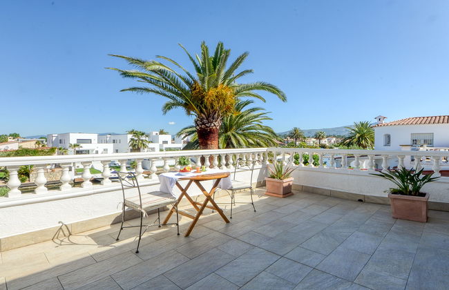 Casa de 5 quartos em Castelló d'Empúries com piscina privada e jardim - Foto 25