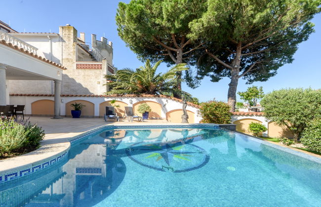 Casa de 5 quartos em Castelló d'Empúries com piscina privada e jardim - Foto 36