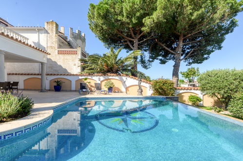 Foto 36 - Casa con 4 camere da letto a Castelló d'Empúries con piscina privata e giardino