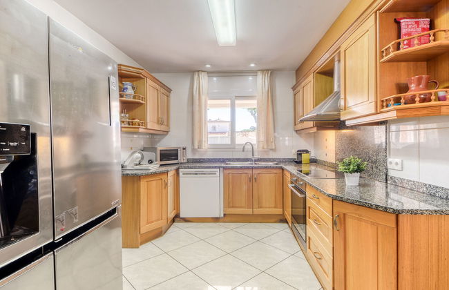 Casa de 5 quartos em Castelló d'Empúries com piscina privada e jardim - Foto 4