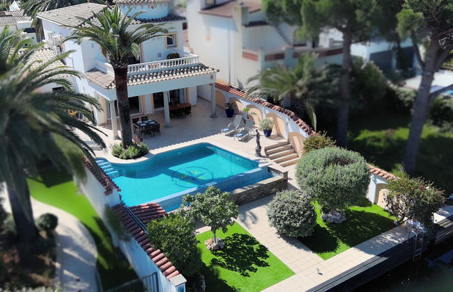 Casa de 5 quartos em Castelló d'Empúries com piscina privada e jardim - Foto 2