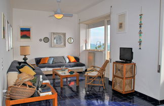 Foto 2 - Apartamento de 2 quartos em Formia com terraço