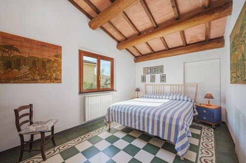 Photo 15 - 4 bedroom House in Pietrasanta with garden