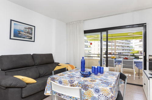 Foto 6 - Apartamento de 2 quartos em Salou com piscina e vistas do mar