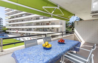 Photo 2 - 2 bedroom Apartment in Salou with swimming pool and sea view