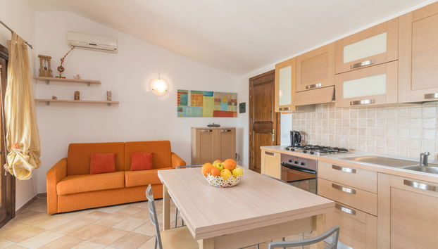 Casa de 1 habitación en Badesi con piscina y jardín - Foto 4