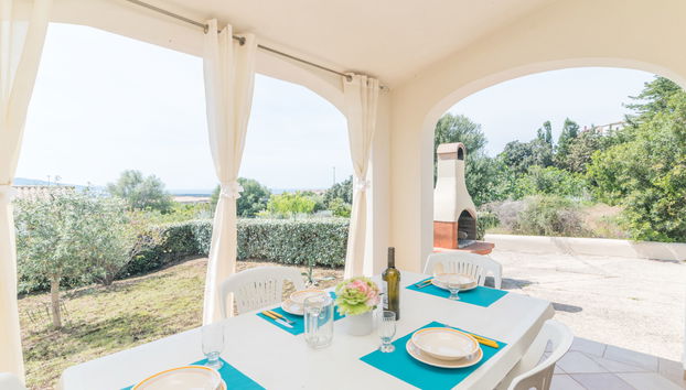 Casa de 1 habitación en Badesi con piscina y jardín - Foto 2