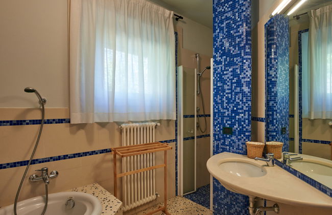 Casa de 2 quartos em Griante com piscina privada e jardim - Foto 26