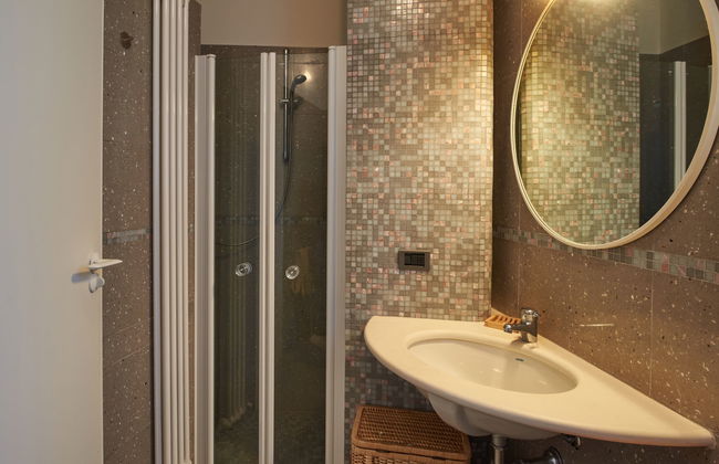 Casa de 2 quartos em Griante com piscina privada e jardim - Foto 30