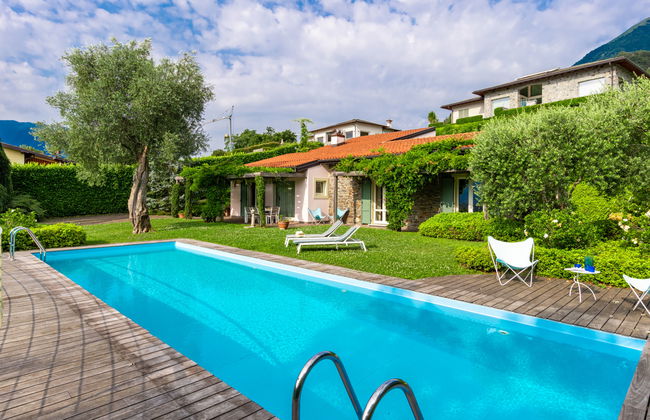 Casa de 2 quartos em Griante com piscina privada e jardim - Foto 1
