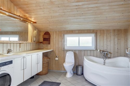 Foto 12 - Casa de 3 habitaciones en Klitmøller con terraza y sauna