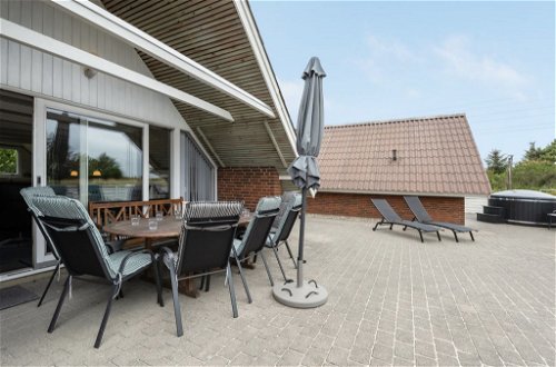 Photo 2 - Maison de 5 chambres à Ringkøbing avec piscine privée et terrasse
