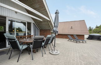 Photo 2 - 5 bedroom House in Ringkøbing with private pool and terrace