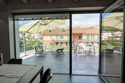 Photo 10 - 1 bedroom Apartment in Imperia with swimming pool and garden