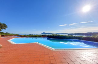 Photo 3 - Appartement de 2 chambres à Olbia avec piscine et vues à la mer