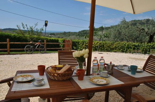 Photo 2 - 2 bedroom Apartment in Spigno Saturnia with garden and sea view