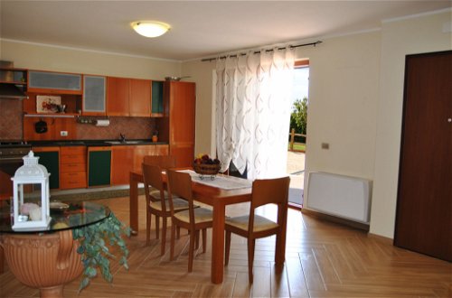 Photo 10 - 2 bedroom Apartment in Spigno Saturnia with garden and sea view
