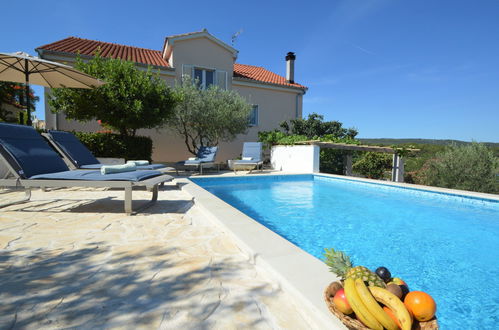 Photo 13 - Maison de 3 chambres à Bilice avec piscine privée et vues à la mer