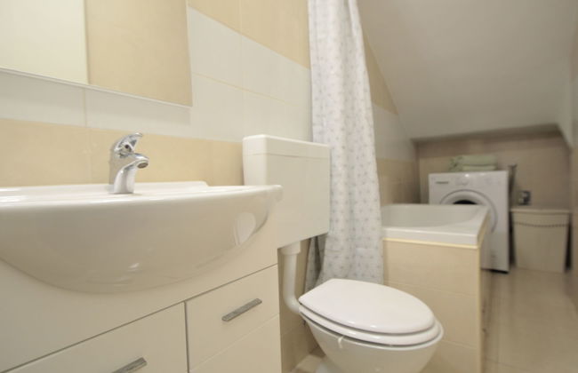 Casa de 3 quartos em Bilice com piscina privada e jardim - Foto 24