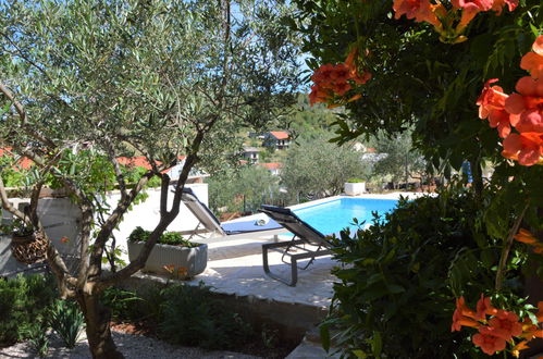 Foto 11 - Casa con 2 camere da letto a Bilice con piscina privata e vista mare