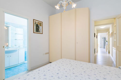 Photo 14 - 2 bedroom Apartment in San Vincenzo with terrace and sea view