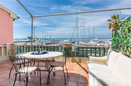 Photo 32 - Appartement de 2 chambres à San Vincenzo avec terrasse et vues à la mer