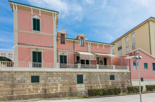 Foto 3 - Appartamento con 2 camere da letto a San Vincenzo con terrazza e vista mare