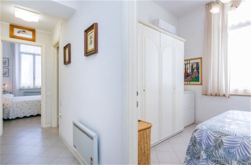 Foto 22 - Apartment mit 2 Schlafzimmern in San Vincenzo mit terrasse und blick aufs meer