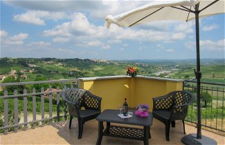 Foto 1 - Apartamento de 1 habitación en Agliano Terme con jardín y terraza