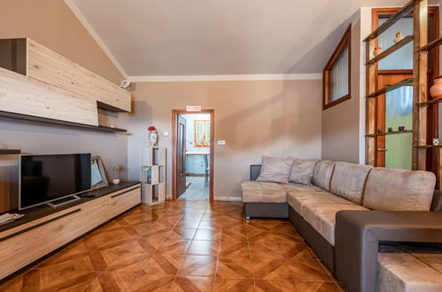 Foto 8 - Apartamento de 1 quarto em Agliano Terme com jardim e terraço