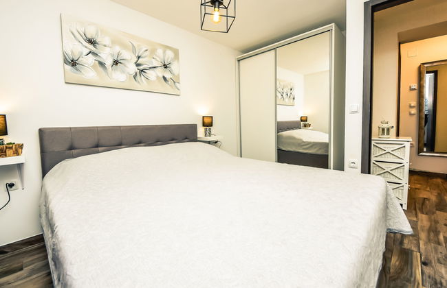 Apartamento de 3 quartos em Biograd na Moru com piscina e jardim - Foto 21