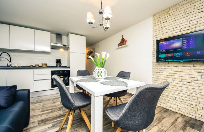 Apartamento de 3 quartos em Biograd na Moru com piscina e jardim - Foto 11