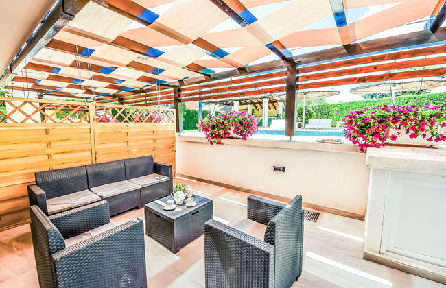 Apartamento de 3 quartos em Biograd na Moru com piscina e jardim - Foto 9