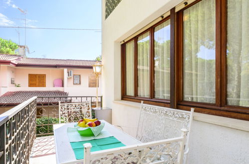 Photo 24 - Appartement de 2 chambres à Lignano Sabbiadoro avec terrasse et vues à la mer