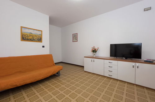 Foto 6 - Apartamento de 2 quartos em Lignano Sabbiadoro com jardim e terraço