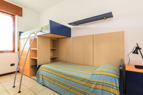 Foto 21 - Apartment mit 2 Schlafzimmern in Lignano Sabbiadoro mit terrasse und blick aufs meer