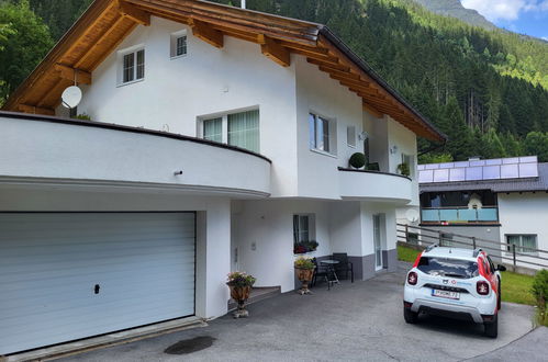 Photo 1 - 2 bedroom Apartment in Ischgl with terrace and mountain view