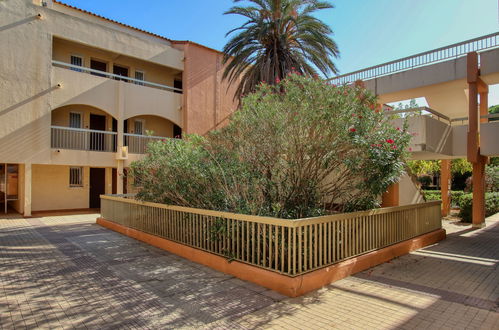 Photo 20 - Appartement de 1 chambre à Six-Fours-les-Plages avec piscine